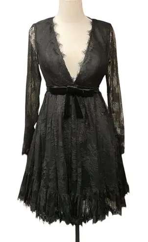 Mac Duggal  Long Sleeve Deep V Lace Fully Lined Babydoll Dress Size 0 Black NWT