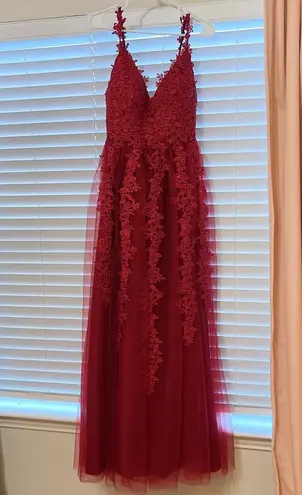 NWOT PromLily Red Lace Faux Pearl Sleeveless Floor Length Prom Dress with Tulle Size 8