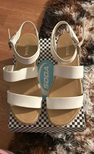 Soda Flatform Sandals