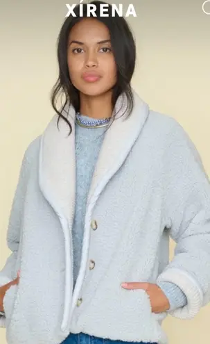 XIRENA Alfie Sherpa Jacket in Ice Blue / Sea Brook Size M