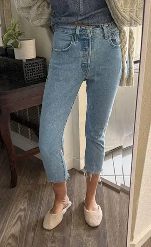Light Blue Levi’s 502 Jeans cropped size 25