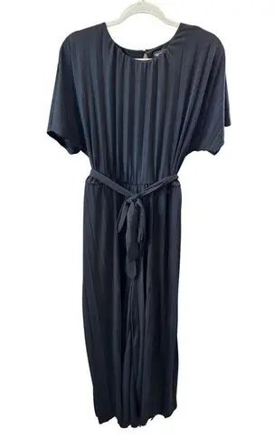 New Women’s Simply Vera Vera Wang Pleated Jumpsuit Size Large Black
