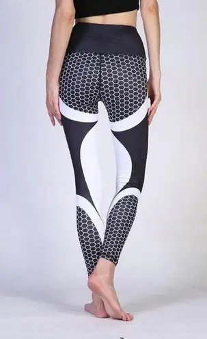 Zaful NWT  Honeycomb V-Taper Fitness Leggings M