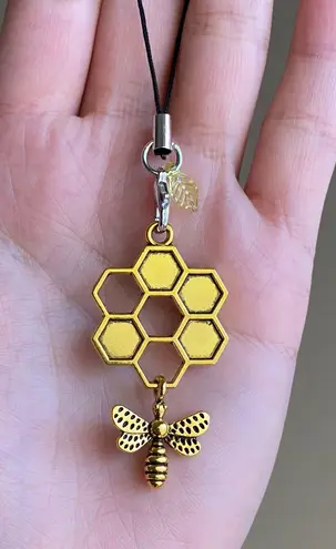 Handmade antique gold color BEE retro vintage boho chic aesthetic style phone charm/strap/bag accessory/decor✨
