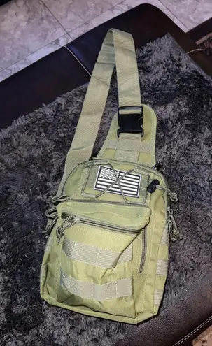 Tactical Shoulder sling Carrier Bag. Green