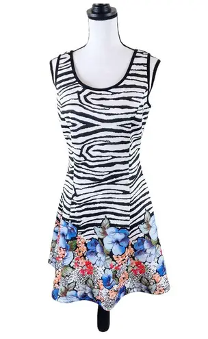 Neiman Marcus Scuba Fit Flare Dress Black White Floral Size Medium NWT