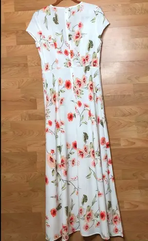 Small White Floral Maxi Dress w/Short Cap sleeves