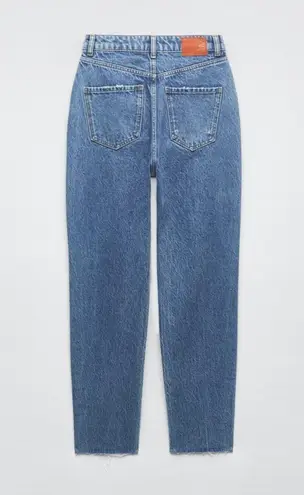 ZARA High Waisted Ripped Rigid Z1975 Mom Jeans