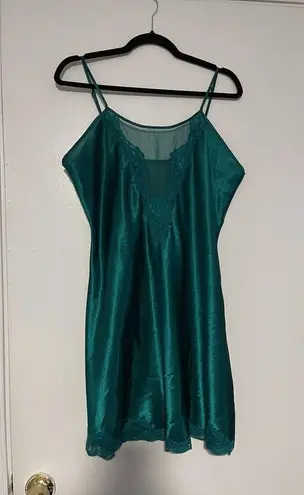 Delicates Vintage Delicate’s Emerald Green Satin silky Lace Negligee Slip Dress Nightie