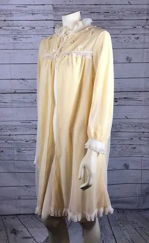 Vintage Victorian Frilled high neck tulle robe in yellow & white size 5