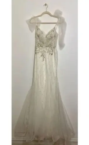 Mac Duggal Embellished Sleeveless Bow Tie Shoulder V-Neck Mermaid Gown