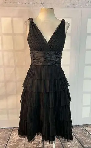 Maggy London black tiered crinkle mesh full skirted cocktail party dress size 4