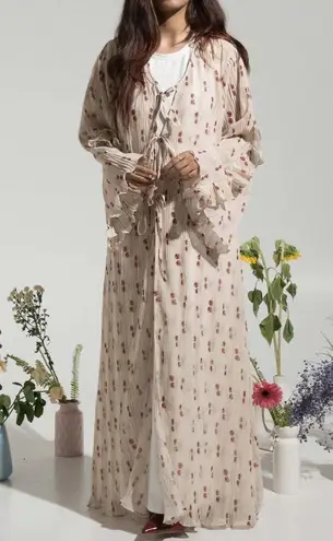 MODEST ESSENTIALS Cherie Shrug