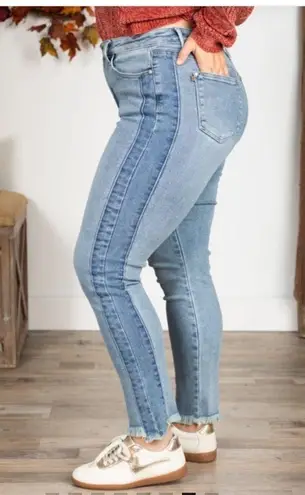 Judy Blue NWT  SIDE PANEL SLIM FIT RAW FRAYED STEP HEM TUMMY CONTROL SLIMMING