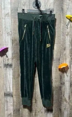 Nike Exclusive Outdoor Green Velour Pants