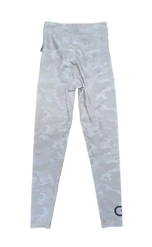 Strut this Teagan Ankle Legging in Cream Camo
STRUT-THIS Size Small