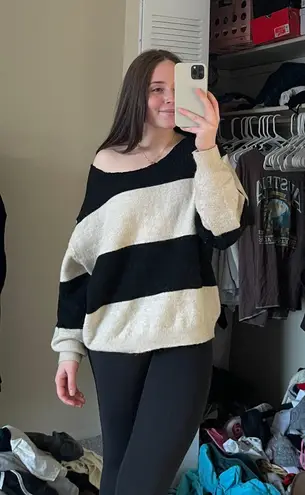 H&M Black and White Sweater