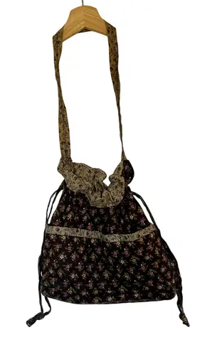 Drawstring quilted hobby bag shoulder bag brown beige tan patterned pockets