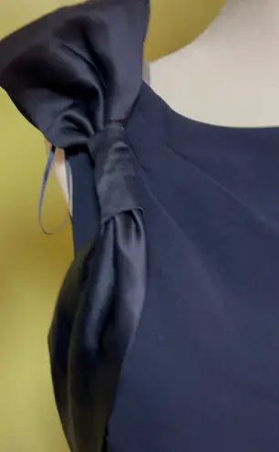 Sl Fashion NWT s Women's Sleeveless Scuba
Crepe A-Line Gown. Has some Stretch