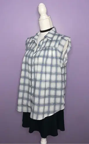 Doe & Rae Boutique White and Blue Plaid Top