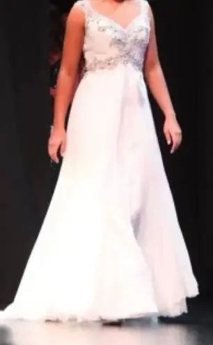 White Pageant / Prom Dress Size 6