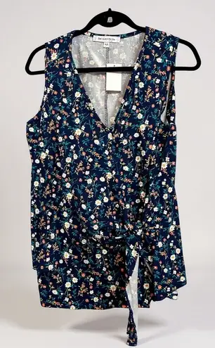 The Vanity Room Womens Navy Floral Wrap Blouse Sleeveless V-Neck Size 1X NWT