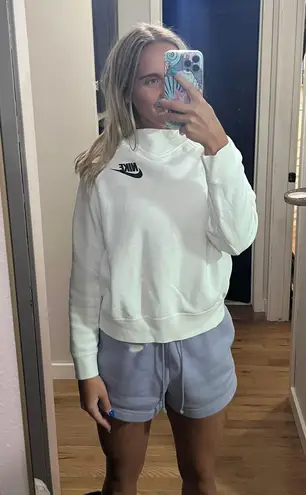 Nike White Crew Neck Sweatshirt