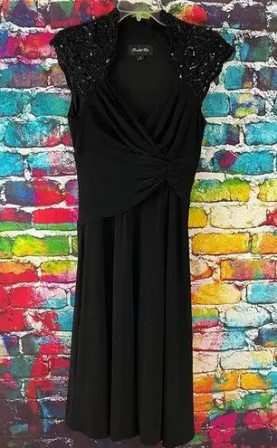 Scarlett  Nite Sweetheart Neckline Black Sequined Shoulders Cocktail Dress Size 6