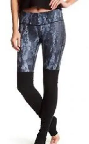 Alo Yoga Alo black and grey scale print goddess ribbed leggings XS
