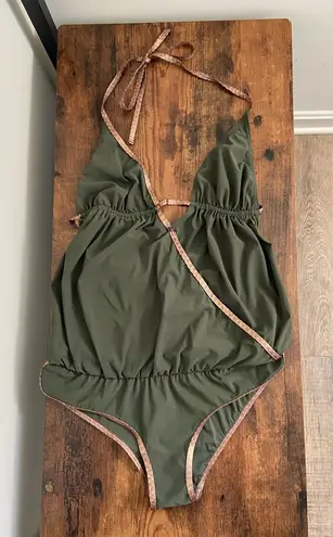 NWOT | Albertine women’s one piece swimsuit — size 2 Green