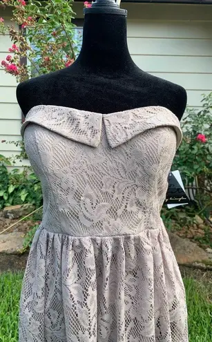 City Triangles 🌸(3/$20) Lace coffee strapless dress