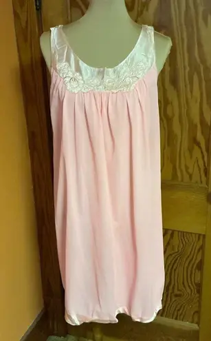 Vintage 60s pink embroidered night gown Size L