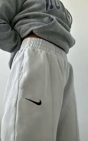 Nike Sweatpants White Size XS 36 40 Off Retail From Skye