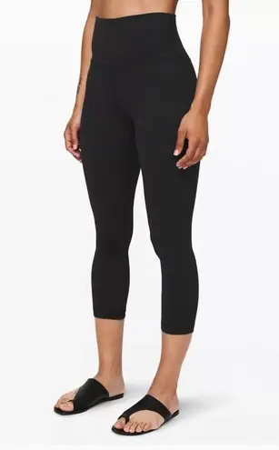 Lululemon Black  HR Align Crop 21” leggings Size 10