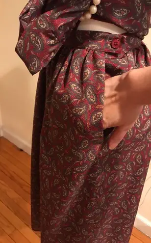 Ms. Chaus Vintage Red And Paisley Mock skirt Suit Set With In Good Condition Size 6