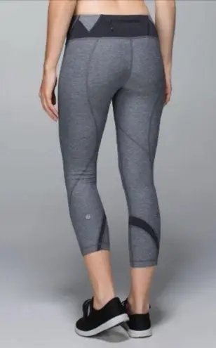 Lululemon Run Inspire Crop II All Luxtreme Pant Workout Size 4 Grey Black Gray
