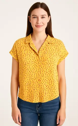 Beach Lunch Lounge Yellow Pineapple Print Button