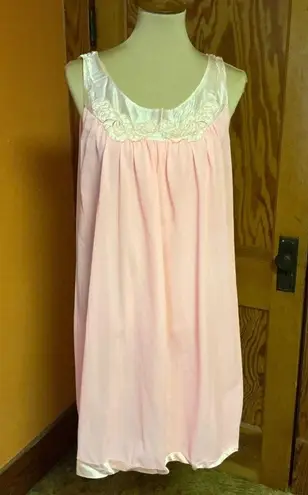 Vintage 60s pink embroidered night gown Size L