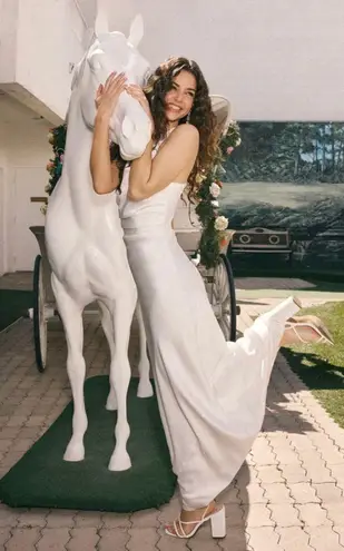 Lulus NWOT  Effortlessly Sensational White Satin Backless Maxi Dress