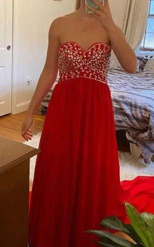 Beautiful Red Prom Dress Beading and Train Size 6