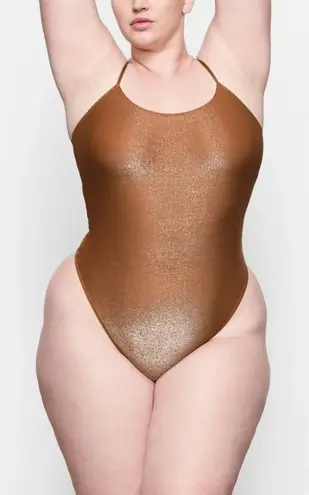SKIMS 💙 NWT Shimmer Cami Thong Bodysuit in Copper
