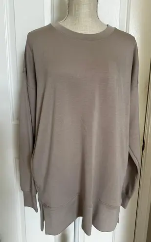 Sage Ladies' Crew Neck Scuba Cozy Top with Side Pockets, Tan Large New with Tag