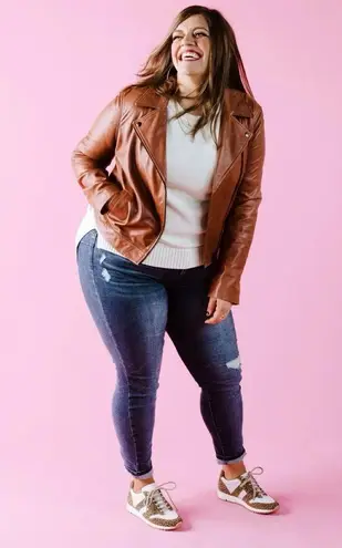 ABLE • Annie Sneaker leopard print leather retro lace up cream tan ridged sole Size 7.5