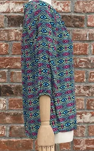 Escapada green multi patterned busy print top / XS / Excellent condition