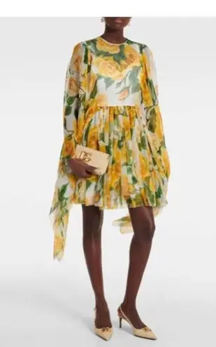 Dolce & Gabbana
Logo-embellished raffia slingback pumps