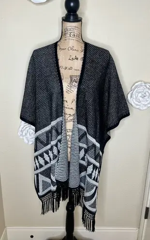 Sam Edelman NTM: The Weekender Black, White & Gray Shawl Wrap Size M - Image 1