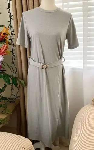 Cider Solid Belted Knitted Midi Dress in Grey