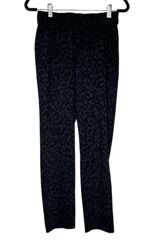 Lululemon  On the Fly Camo Elastic Waist Pants Flux Formation Women's Gray Size 2 - Image 4