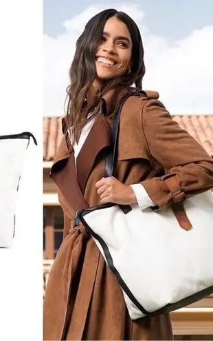 Walter Baker NWT Carly Bag, Canvas Vegan Leather Tote, New w/Tag Retail $198