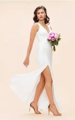 Dress the Population Sandra Plunge Crepe Trumpet Gown in Off White Size Medium